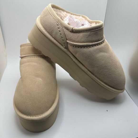 CUSHIONAIRE Women's Genuine Suede Cozy Mule Platform +Memory Foam 10 SAND NWT - Picture 6 of 7